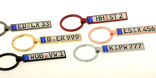 Kennzeichen Schlüsselanhänger jetzt auch in Schwarz, Rosegold und Rot