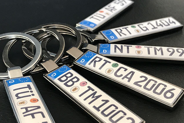 Schlüsselanhänger reflektierend  mit KFZ-Kennzeichen für Ihr Auto 